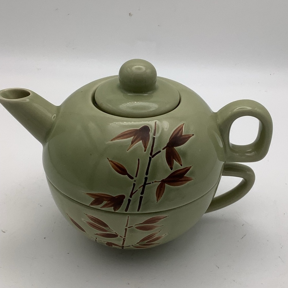 Chinese Green Ceramic Teapot for One with Bamboo Design